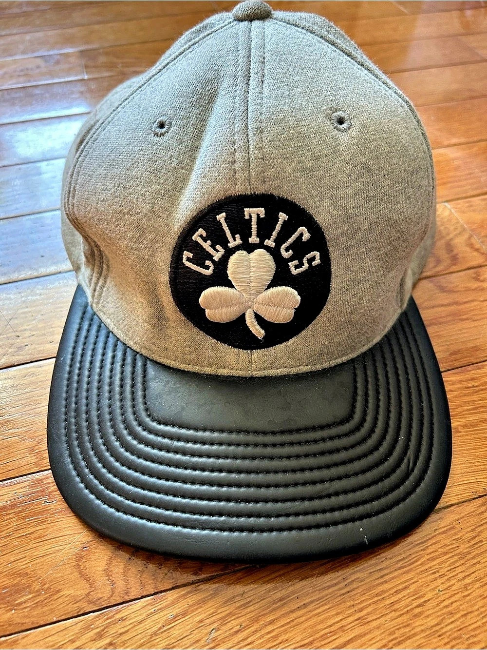 EUC! Mitchell & Ness Boston Celtics Hardwood Classics Snapback Hat Gray & Black